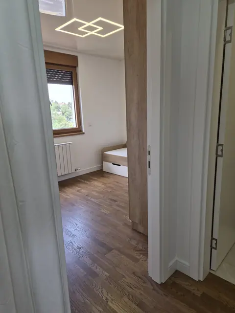 Pogled u drugu spavaću sobu iz hodnika